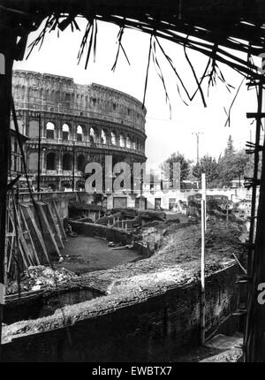 Archaeological excavations in the ludus magnus the colosseum,rome 1960 Stock Photo