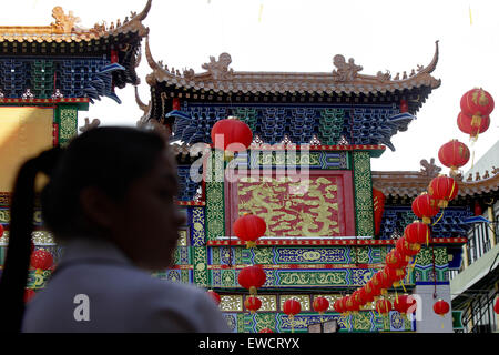 Manila, Philippines. 23rd June, 2015. A student waits for the unveiling of the new Chinatown Friendship Arch in Manila, the Philippines, June 23, 2015. Credit:  Rouelle Umali/Xinhua/Alamy Live News Stock Photo