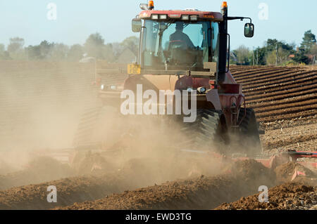 Case 550 Quadtrac tractor farrow-forming, Sutton, Suffolk, UK. Stock Photo