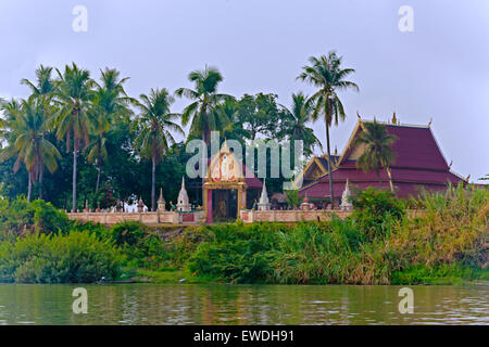 BUDDHIST TEMPLE on DON DET in the 4 Thousand Islands area on the Mekong River - SOUTHERN, LAOS Stock Photo