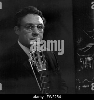 Der nächste Urlaub kommt bestimmt, Fernsehfilm, Deutschland 1966, Regie: Dieter Wendrich, Darsteller: Ralf Bendix Stock Photo