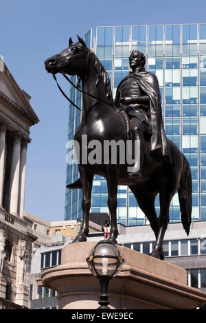 Bronze Equestrian Statue of Arthur Wellesley,  The 1st Duke of Wellington,  by the Royal Exchange in the City of London. Stock Photo