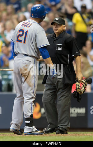 Milwaukee, WI, USA. 23rd June, 2015. New York Mets first baseman Lucas Duda #21 discusses a call with the home plate umpire in the Major League Baseball game between the Milwaukee Brewers and the New York Mets at Miller Park in Milwaukee, WI. John Fisher/CSM/Alamy Live News Stock Photo