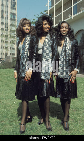 Three Degrees Us Vocal Group In With Valerie Holiday Stock Photo Alamy