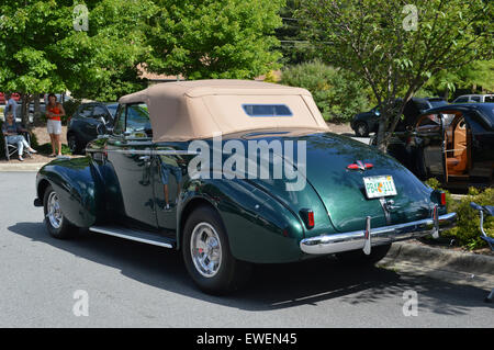 A 1940 Buick Eight Convertible at a car show. Stock Photo