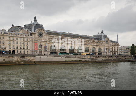 The Seine River and the exterior of the Musee d'Orsay in Paris, France Stock Photo