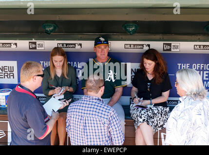 Arlington, Texas, USA. 24th June, 2015. Oakland Athletics manager Bob Melvin (6) talks with the media before the the Major League Baseball game between the Oakland Athletics and the Texas Rangers at Globe Life Park in Arlington, TX. Tim Warner/CSM/Alamy Live News Stock Photo