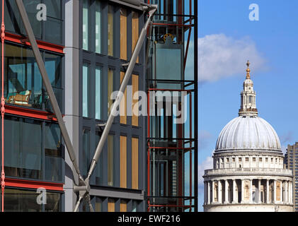 Tight detail with Neo framing St Pauls. Neo Bankside, London, United Kingdom. Architect: Rogers Stirk Harbour + Partners, 2014. Stock Photo