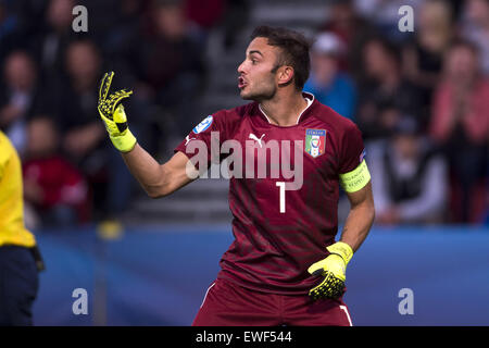 Olomouc, Czech Republic. 24th June, 2015. Francesco Bardi (ITA) Football/Soccer : UEFA Under-21 European Championship Czech Republic 2015 Group B match between England 1-3 Italy at Andruv stadion in Olomouc, Czech Republic . © Maurizio Borsari/AFLO/Alamy Live News Stock Photo