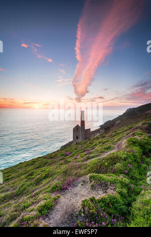 Sunset over the Townaroath pumping house at St Agnes in cornwall Stock Photo