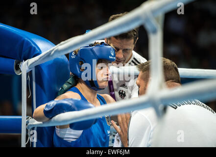 Baku, Azerbaijan. 25th June, 2015. Germanys Azize Nimani competes with Marzia Davide of Italy in the Women's Bantam boxing at the Baku 2015 European Games in Baku in Crystal Hall in Baku, Azerbaijan, 25 June 2015. Photo: Bernd Thissen/dpa/Alamy Live News Stock Photo