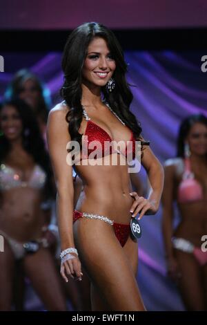 Las Vegas, NV, USA. 24th June, 2015. in attendance for 19th Annual Hooters International Swimsuit Pageant, Paradise Pool at Hard Rock Hotel & Casino, Las Vegas, NV June 24, 2015. Credit:  James Atoa/Everett Collection/Alamy Live News Stock Photo