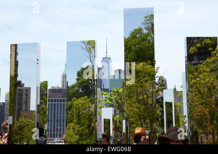 Mirror Labyrinth jeppe hein scupture new york brooklyn usa Stock Photo