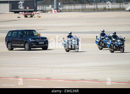 Frankfurt am Main, Germany, 25 June 2015. The motorcade with Britain's Queen Elizabeth II and Prince Philip departs from the airport in Frankfurt/Main, Germany, 25 June 2015. The Queen and her husband are on their fifth state visit to Germany. Photo: Andreas Arnold/dpa/Alamy Live News Stock Photo