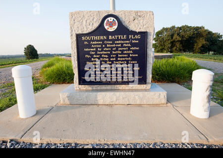 June 26, 2015 - Trimble, Tennessee, U.S - Southern Battle Flag signage at the Parks Cemetery Ridge Confederate Memorial Plaza in Trimble, Tennessee. (Credit Image: © Raffe Lazarian/ZUMA Wire/ZUMAPRESS.com) Stock Photo