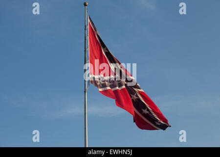 June 26, 2015 - Trimble, Tennessee, U.S - A large Confederate flag waves above the Parks Cemetery Ridge Confederate Memorial Plaza in Trimble, Tennessee. (Credit Image: © Raffe Lazarian/ZUMA Wire/ZUMAPRESS.com) Stock Photo