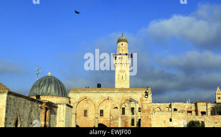 Jerusalem, Jerusalem, Palestinian Territory. 27th June, 2015. A general view shows Al-Aqsa Mosque in Jerusalem during the holy month of Ramadan, on June 27, 2015 © Saeb Awad/APA Images/ZUMA Wire/Alamy Live News Stock Photo