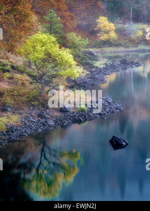 Small lake and fall color near the Columbia River. Columbia River National Scenic Area, Washington Stock Photo