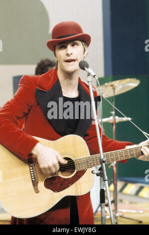 COCKNEY REBEL UK rock group with Steve Harley in 1975 Stock Photo