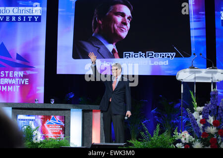 Governor Rick Perry addressing the crowd at the 2015 Western ...