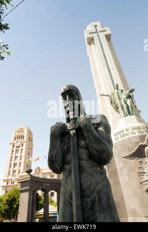 Cruz en homenaje a los Caídos (Cross in tribute to the Fallen), Plaza de Espana, Santa Cruz de Tenerife, Tenerife, Canary Island Stock Photo