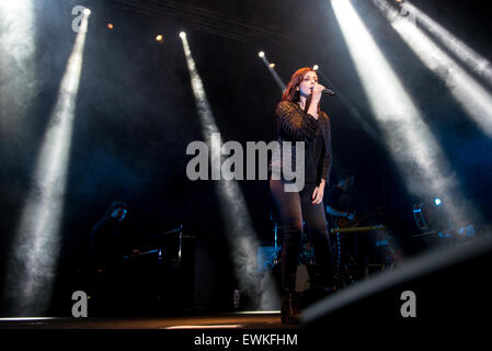 Grugliasco, Italy. 27th July, 2015.  Italian singer Annalisa, also known  as Nali, on stage Credit:  Edoardo Nicolino/Alamy Live News Stock Photo