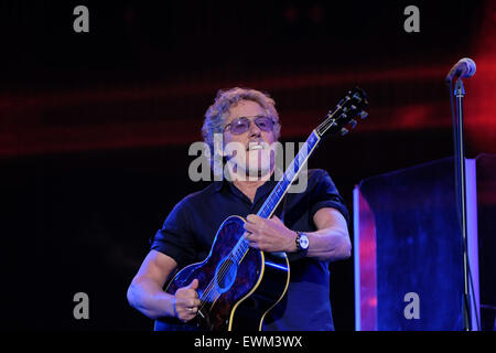 Glastonbury Festival, Somerset, UK. 28 June 2015. The Who Headline on the Pyramid Stage. Roger Daltrey of the Who performing live on the Pyramid Stage as the band close the 2015 Glastonbury Festival on Sunday night. Credit:  Tom Corban/Alamy Live News Stock Photo