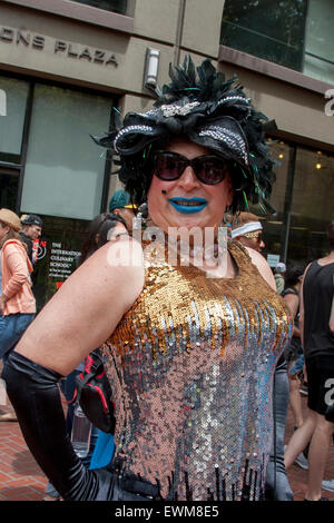 Drag queen in San Francisco Pride Parade 2016 Stock Photo - Alamy