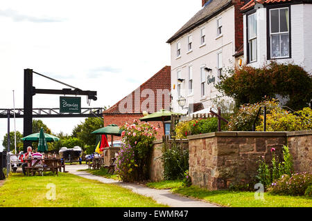View of the Bromley pub at Fiskerton, Nottinghamshire, England, UK. Stock Photo