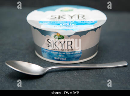 Skyr Icelandic style low fat natural yogurt Stock Photo