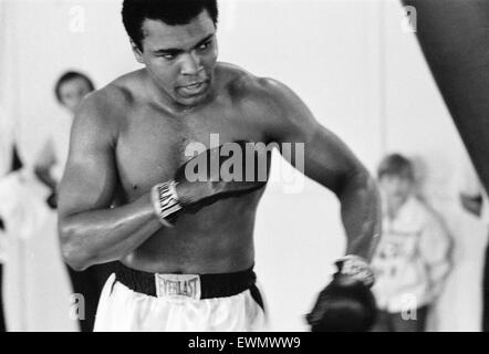 Muhammad Ali in the gym ahead of his clash with Smoking Joe Frazier to be held at  Madison Square Garden in New York City. 4th March 1971 Stock Photo