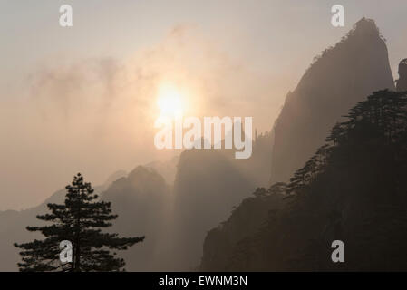 Misty mountains, Huangshan National Park, Anhui Province, China Stock Photo  - Alamy