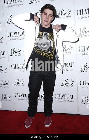 Breaking Bad' Star R J Mitte Appears at Official Wizard World After