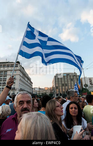 Athens, Greece. 29th June, 2015. Thousands of citizens gathered today in front of the Greek parliament and around the Syntagma square, to support NO to austerity measures, of the Sunday's referendum. © Dimitrios Sotiriou/Pacific Press/Alamy Live News Stock Photo