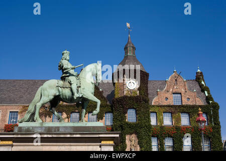 Europe, Germany, Duesseldorf, Jan-Wellem monument in front of the old town hall in the old part of the town. Stock Photo