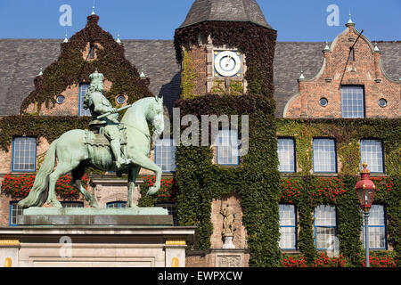 Europe, Germany, Duesseldorf, Jan-Wellem monument in front of the old town hall in the old part of the town. Stock Photo