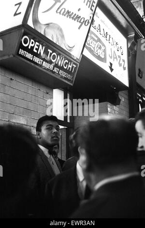 Cassius Clay (Muhammad Ali) in Central London a few days before his fight with Henry Cooper.  21st May 1963 Stock Photo