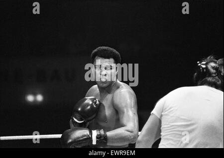 Muhammad Ali sparring ahead of his fight with Richard Dunn in Munich. 23rd May 1976 Stock Photo