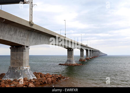 Prince Edward Island Confederation bridge linking New Brunswick to Prince Edward Island. Canada Stock Photo
