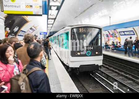 Chanel Paris Metro 3 Stock Photo - Alamy