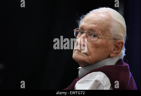 Lueneburg, Germany. 01st July, 2015. Defendant and German former SS officer Oskar Groening, 94, dubbed the 'bookkeeper of Auschwitz', sits in a courtroom in Lueneburg, Germany, 01 July 2015. Groening and a survivor of the Nazi death camp testify in a German court as his historic trial approaches a verdict. Photo: RONNY HARTMANN/dpa/Alamy Live News Stock Photo