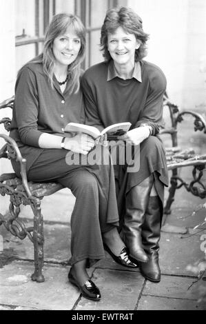 Penelope Wilton with Wendy Wood, who she portrays in 'Cry Freedom'. 20th November 1987. Stock Photo