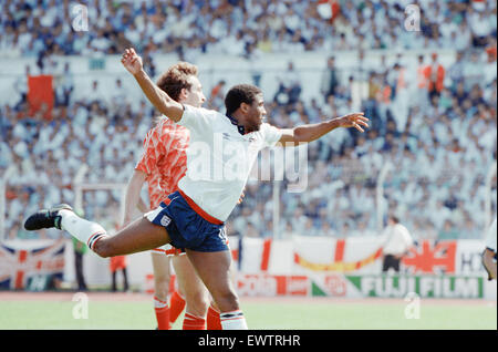 England v Soviet Union 1-3 1988 European Championships, Hanover Germany Group Match B. England's John Barnes challenging for the ball. 18th June 1988 Stock Photo