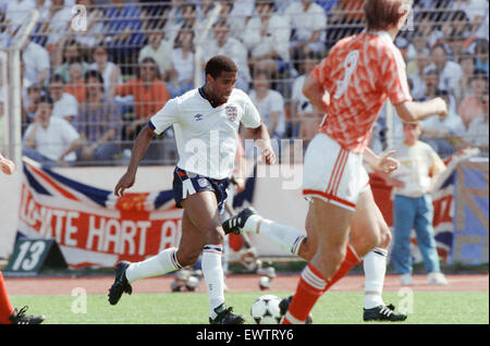 England v Soviet Union 1-3 1988 European Championships, Hanover Germany Group Match B. England's John Barnes on the ball. 18th June 1988 Stock Photo