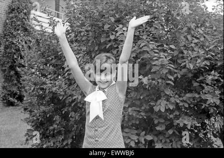 Deutsche Schlagersängerin Gaby Baginsky, Deutschland 1960er Jahre. German schlager singer Gaby Baginsky, Germany 1960s. 24x36Neg285 Stock Photo