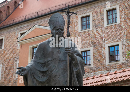 Pope John Paul II monument, Wawel Castle/Cathedral, Krakow, Poland. Stock Photo