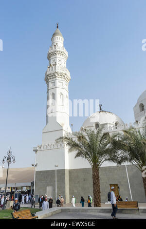 Mecca, Saudi Arabia - March 07, 2023: Multitudes Of Pilgrims Walking 