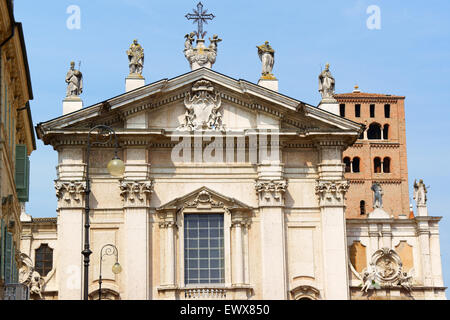 Detail of the Cathedral of Saint Peter the Apostle or Duomo di Mantova in Mantua, Lombardy, Italy. Stock Photo