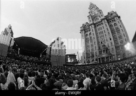 John Lennon Memorial Concert held at Pier Head, Liverpool. 5th May 1990. Stock Photo