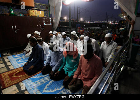 ramadan breaking fast prayer